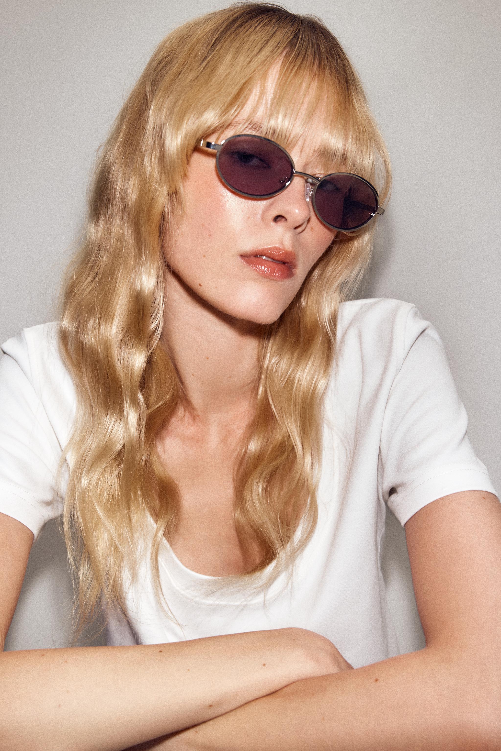 LUNETTES DE SOLEIL MÉTALLIQUES OVALES